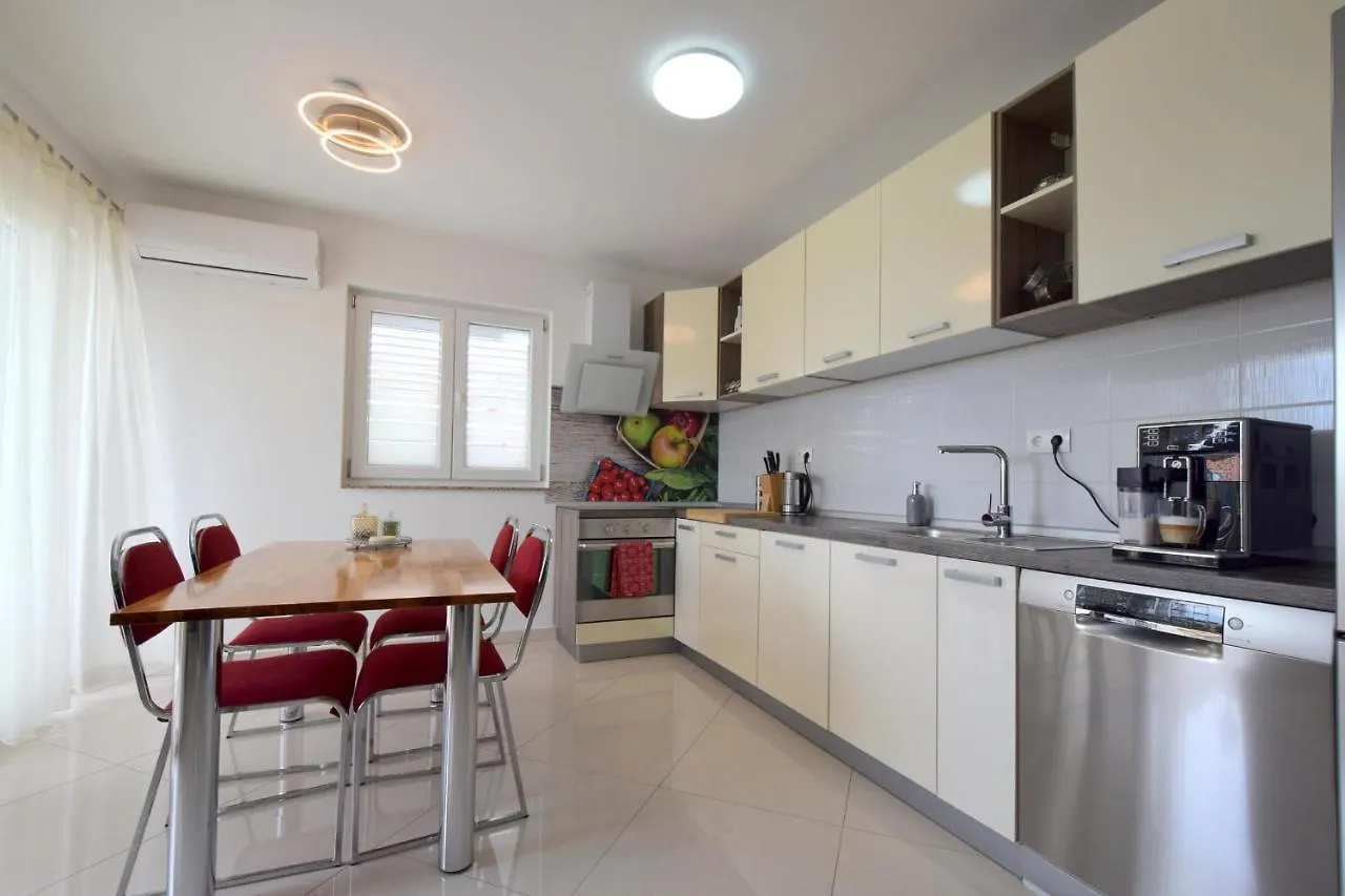 Apartment Gem Malinska Croatia